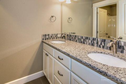 21335 NE Brooklyn Pl, Bend, OR 97701 photo 22