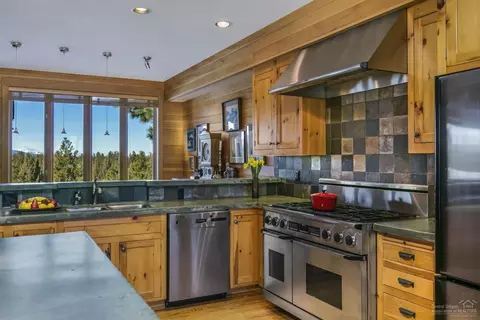 18697 Kuhlman Rd, Bend, OR 97703 photo 11