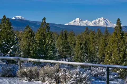 18697 Kuhlman Rd, Bend, OR 97703 photo 2