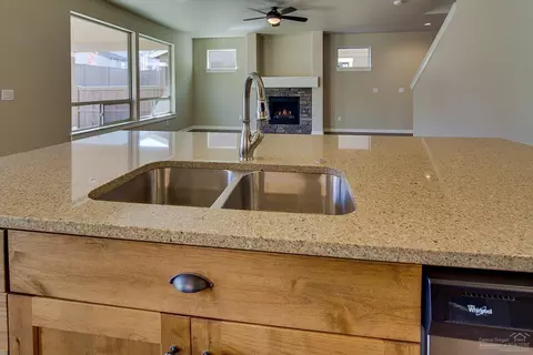 61034 Ambassador Dr, Bend, OR 97702 photo 6