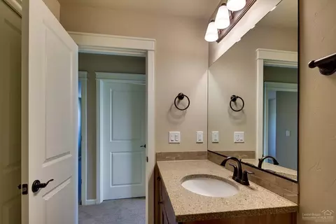 61034 Ambassador Dr, Bend, OR 97702 photo 13