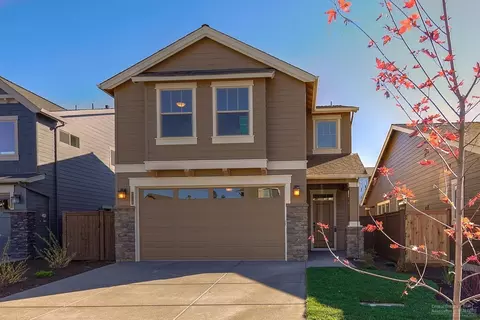 61034 Ambassador Dr, Bend, OR 97702 photo 2