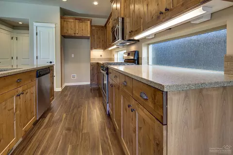 61034 Ambassador Dr, Bend, OR 97702 photo 9