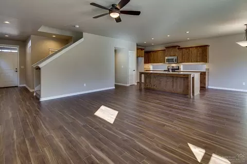 61034 Ambassador Dr, Bend, OR 97702 photo 5