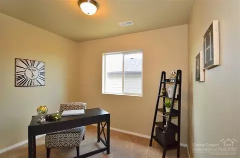62848 NE Nolan St, Bend, OR 97701 photo 17