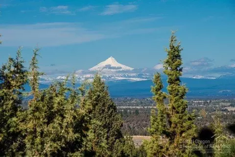 3387 NW Starview Dr, Bend, OR 97703 photo 1