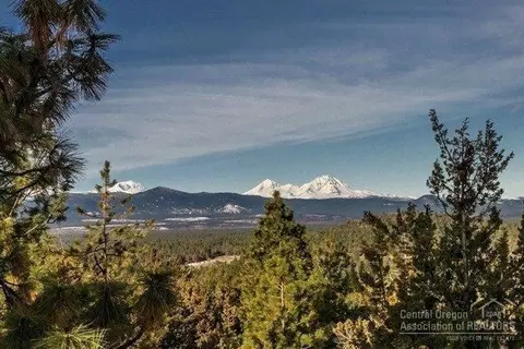 3387 NW Starview Dr, Bend, OR 97703 photo 2