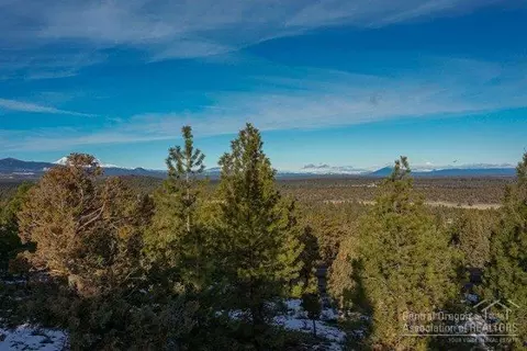 3387 NW Starview Dr, Bend, OR 97703 photo 4