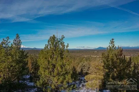 3387 NW Starview Dr, Bend, OR 97703 photo 3