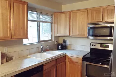 19245 Baker Rd, Bend, OR 97702 photo 6