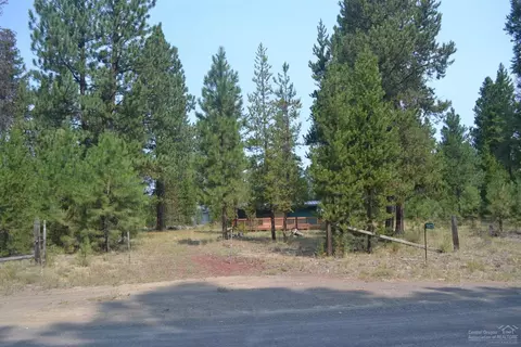 15872 Jackpine Rd, La Pine, OR 97739 photo 2