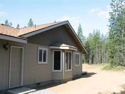 52595 Doe Ln, La Pine, OR 97739 photo 2