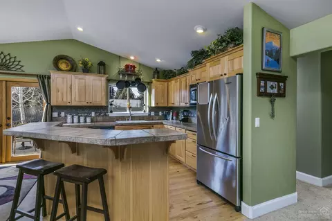 63447 Stacy Ln, Bend, OR 97701 photo 7
