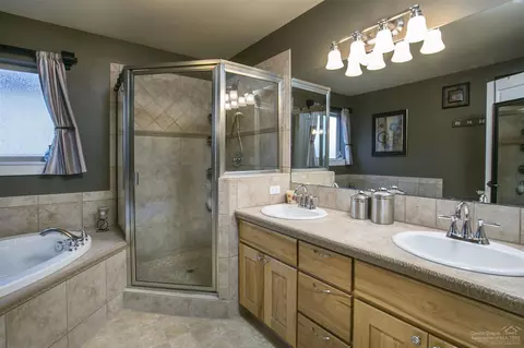63447 Stacy Ln, Bend, OR 97701 photo 9