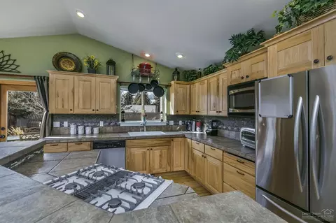 63447 Stacy Ln, Bend, OR 97701 photo 6