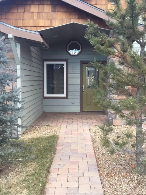 20604 Silas Dr, Bend, OR 97701 photo 2