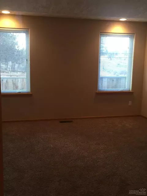 20604 Silas Dr, Bend, OR 97701 photo 7