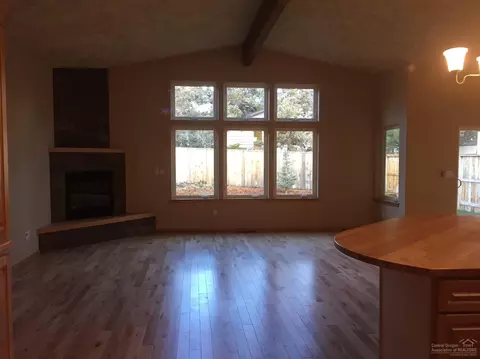 20604 Silas Dr, Bend, OR 97701 photo 4