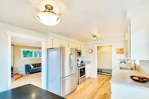 1211 NW Baltimore Ave, Bend, OR 97703 photo 9