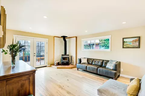 1211 NW Baltimore Ave, Bend, OR 97703 photo 4
