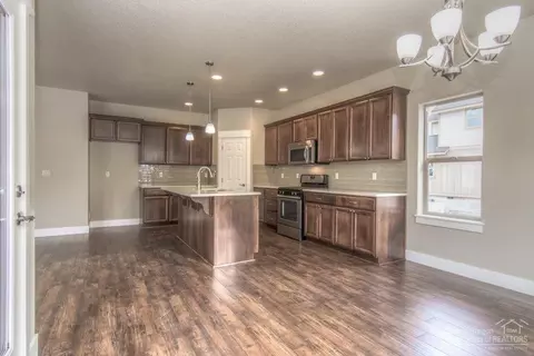 3004 NE Flagstone Ave, Bend, OR 97701 photo 9