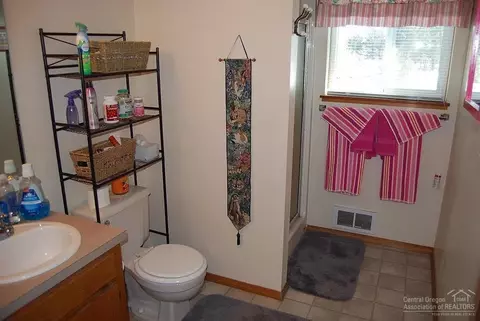 53970 Pine Grv, La Pine, OR 97739 photo 7