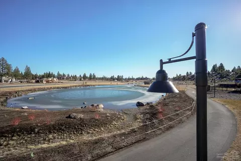 2784 NW Shields Dr, Bend, OR 97703 photo 8