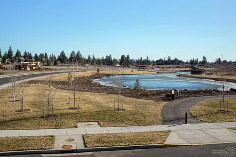 2784 NW Shields Dr, Bend, OR 97703 photo 1