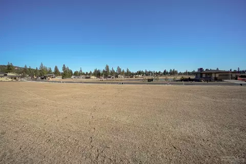 2784 NW Shields Dr, Bend, OR 97703 photo 5
