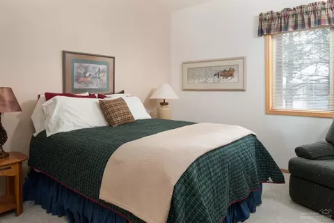 17687 Plover Ln, Sunriver, OR 97707 photo 14