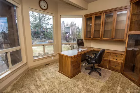 60360 Sunset View Dr, Bend, OR 97702 photo 13