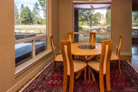 60360 Sunset View Dr, Bend, OR 97702 photo 9
