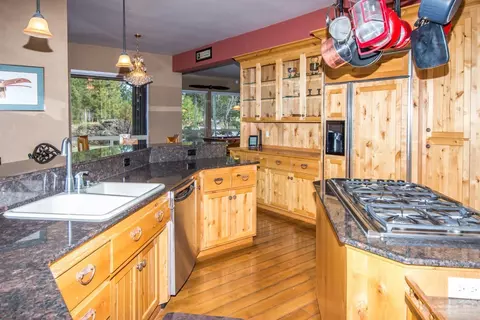 60360 Sunset View Dr, Bend, OR 97702 photo 8