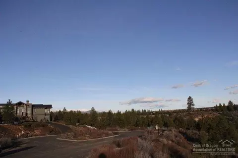 61482 Hawk Ct, Bend, OR 97702 photo 6