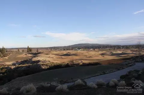 61482 Hawk Ct, Bend, OR 97702 photo 4