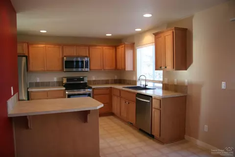 20520 NE Lysander Pl, Bend, OR 97701 photo 5