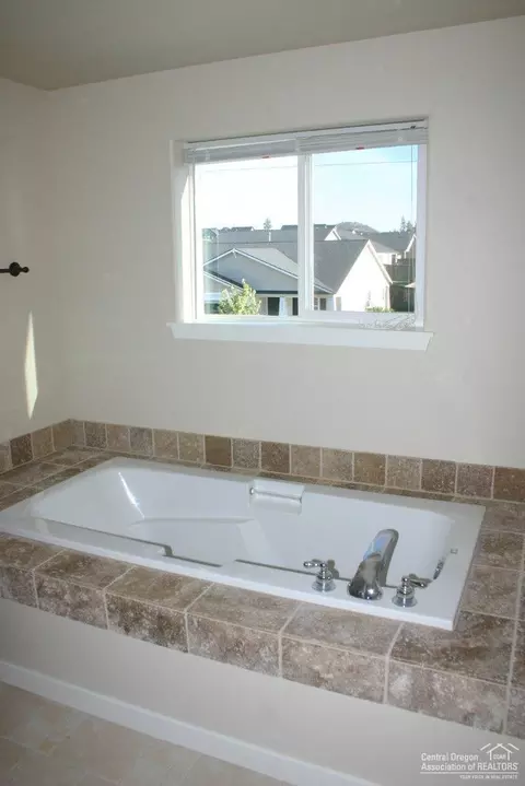 20520 NE Lysander Pl, Bend, OR 97701 photo 14