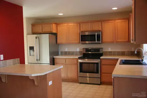 20520 NE Lysander Pl, Bend, OR 97701 photo 3