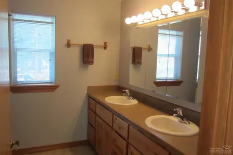 140902 Red Cone Dr, Crescent Lake, OR 97733 photo 22