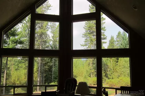 140902 Red Cone Dr, Crescent Lake, OR 97733 photo 10
