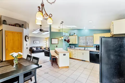 1760 NE Mark Ct, Bend, OR 97701 photo 12