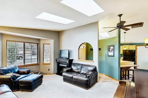 1760 NE Mark Ct, Bend, OR 97701 photo 5