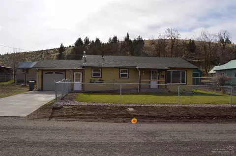 320 SE High St, Mitchell, OR 97750 photo 1