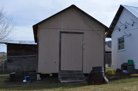 320 SE High St, Mitchell, OR 97750 photo 17