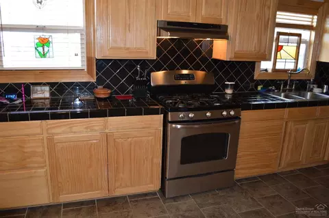 320 SE High St, Mitchell, OR 97750 photo 13