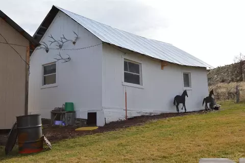 320 SE High St, Mitchell, OR 97750 photo 18