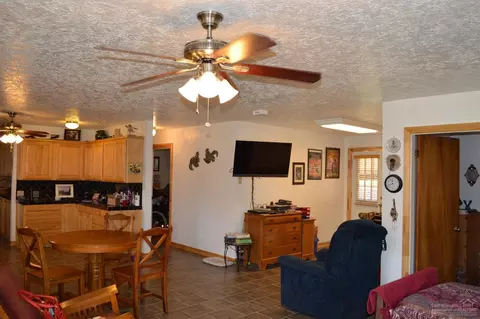 320 SE High St, Mitchell, OR 97750 photo 7