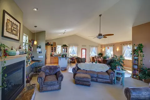2883 NE Marea Dr, Bend, OR 97701 photo 3
