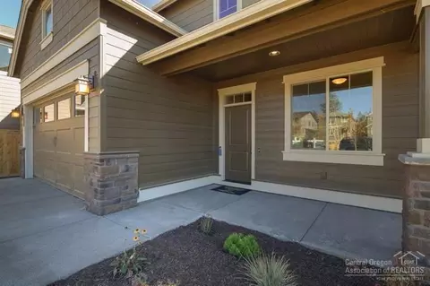 61036 Stari Most Loop, Bend, OR 97702 photo 2