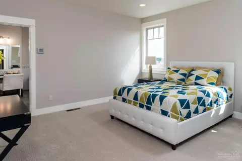 19307 Alianna Loop, Bend, OR 97702 photo 10